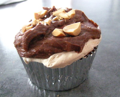 snickers_cupcake